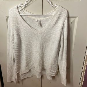 I’m selling a Long sleeve knit sweater